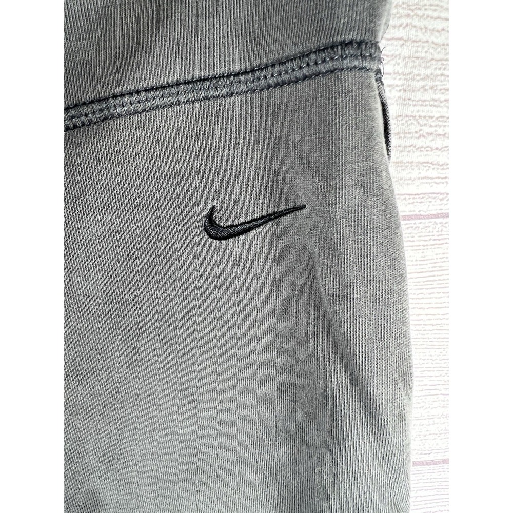 Nike Dri-FIT Women's Medium Gray Compression Shorts Pockets Activewear - Picture 3 of 6